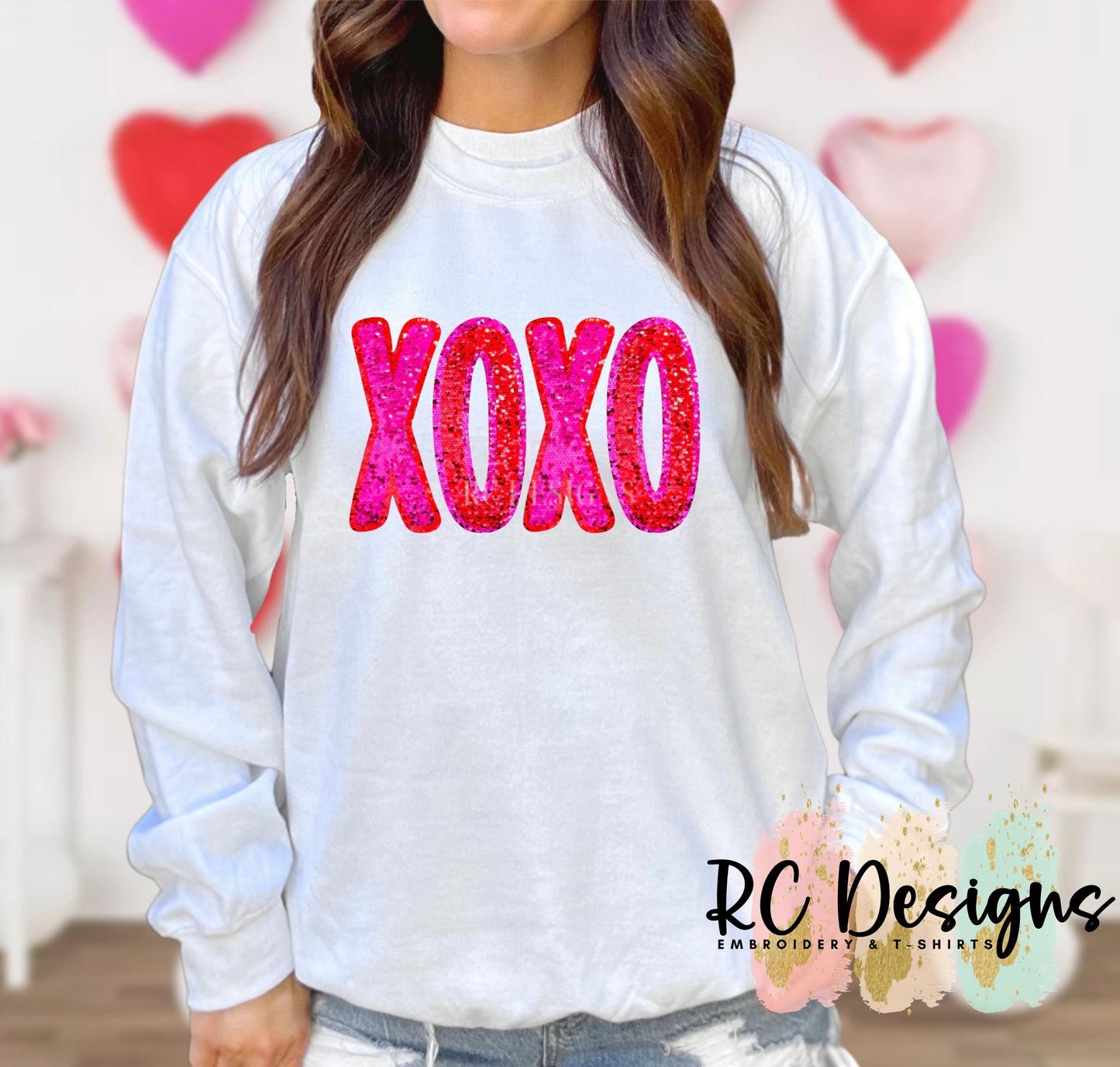 XOXO SWEATSHIRT - Faux Glitter Design